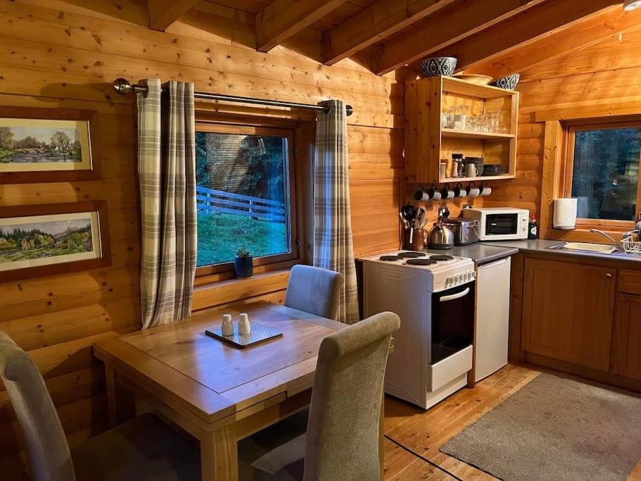 Riverside Lodge In Killiecrankie Bridge of Tilt Exteriér fotografie
